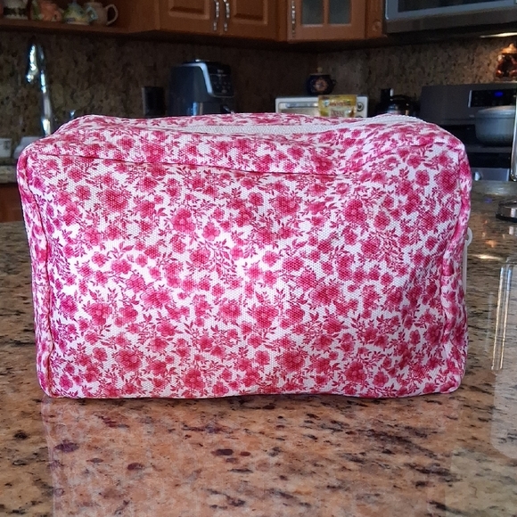 Floral Cosmetic Bag Set of 3, Pink, Blue and Green. NWT. - Picture 5 of 10